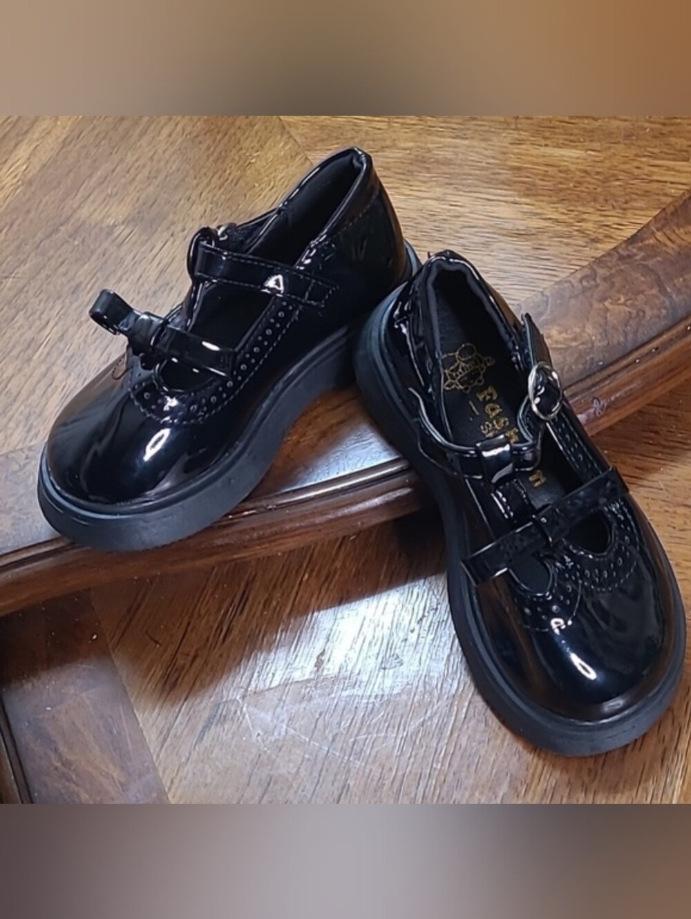 New! Girls toddler 9 black Mary Jane classic Black patent leather dress shoes